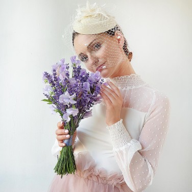 Букет невесты в стиле Прованс из латируса и лаванды