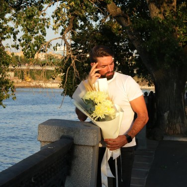 Букет - Львиный Шарм - из хризантемы, пшеницы и эвкалипта