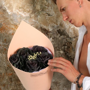 Моно-букет для Девы из брассики и капса Надежность Чувств