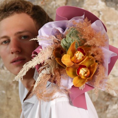 Букет для Девы из Орхидеи Земной Меркурий