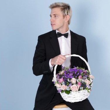 Корзина с цветами Встреча с тобой. Весы