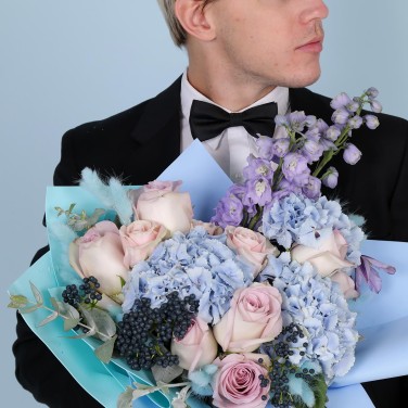 Букет из гортензии и роз Мечтаю о тебе. Весы