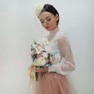 Зимний букет невесты из ранункулюсов, тюльпанов, гиацинтов