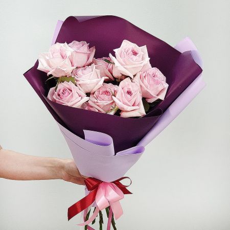 Букет из розовой пионовидной розы в упаковке