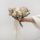 Свадебный букет из пудровых роз и белой гортензии