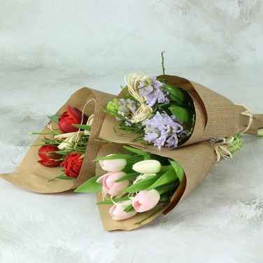 Букет комплимент из гиацинтов