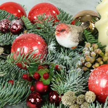 Зимняя композиция с нобилисом, декором и свечами