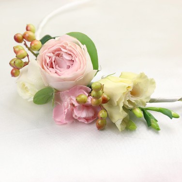 Венок невесты из роз и ягод