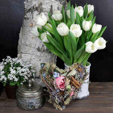 Декоративная подвесная композиция сердце из лаванды и сухоцветов
