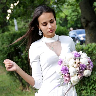 Букет невесты из пионов, лунных гвоздик и кустовых роз