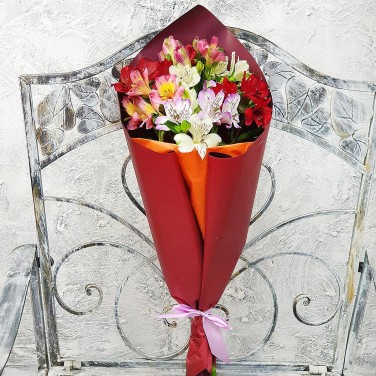 Веселые Альстромерии