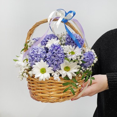 Корзинка Ежевика в саду