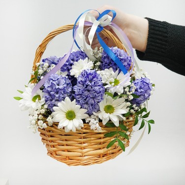 Корзинка Ежевика в саду