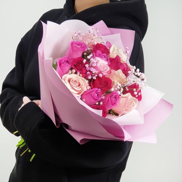 Улыбка Серафимы букет розовых роз
