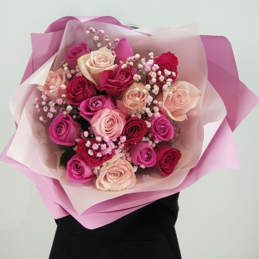 Улыбка Серафимы букет розовых роз