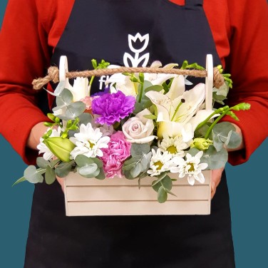 Нежный ящик с цветами