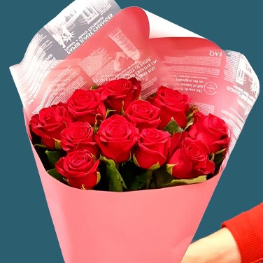 Букет из роз в стильной упаковке