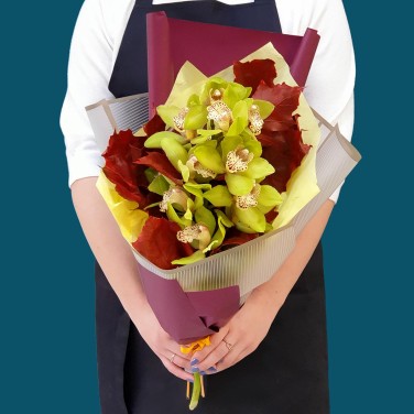 Орхидея в осеннем оформлении