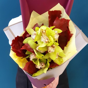 Орхидея в осеннем оформлении