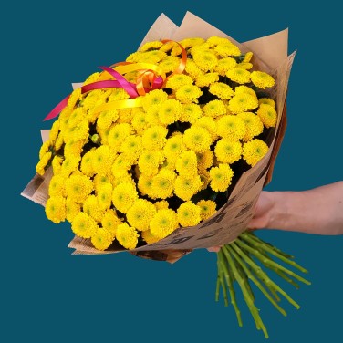 Желтый букет из хризантем сантини