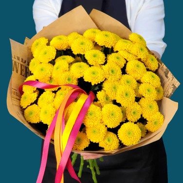 Радостный букет из хризантем сантини