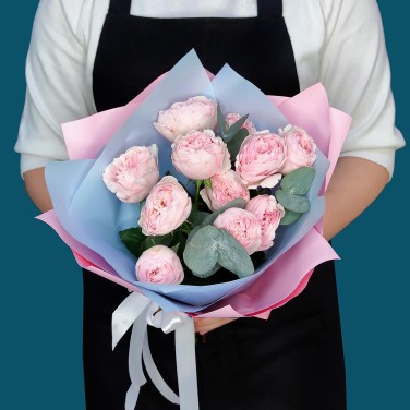 Розовая Сью букет пионовидных роз