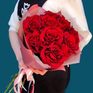 Сердечный букет из крупных красных роз