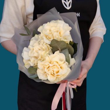 Крем брюле утром букет из необычных роз