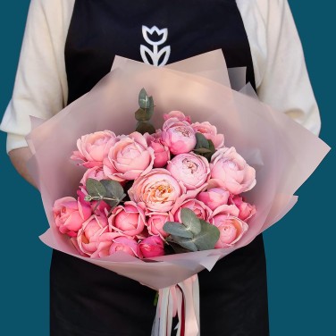 Нежность пионовидных кустовых роз