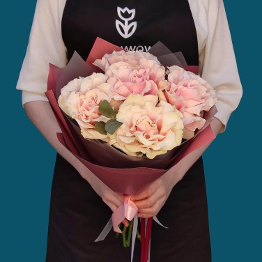 Розовый рассвет букет французских роз