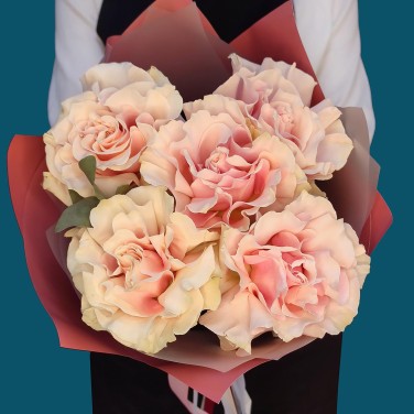 Розовый рассвет букет французских роз