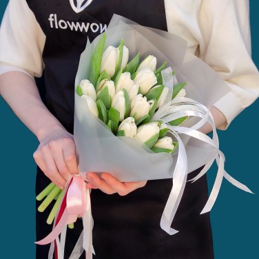 Ожидание букет белых тюльпанов