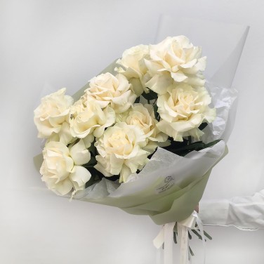 Нежная снежная букет белых роз