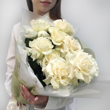 Нежная снежная букет белых роз