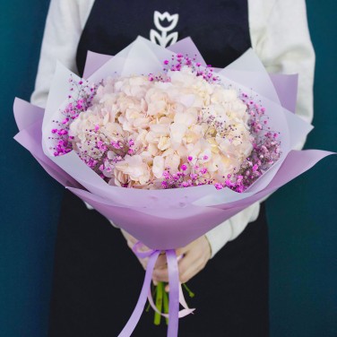 Букет розовых гортензий