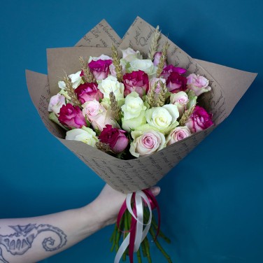 Водоворот красок букет роз