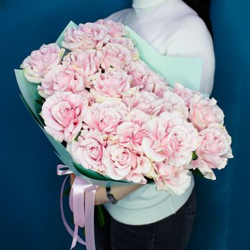 Розовый восторг необычные розы в букете