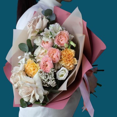 Букет Романтик из пудровых и пионовидных роз