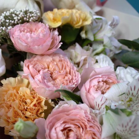Букет Романтик из пудровых и пионовидных роз