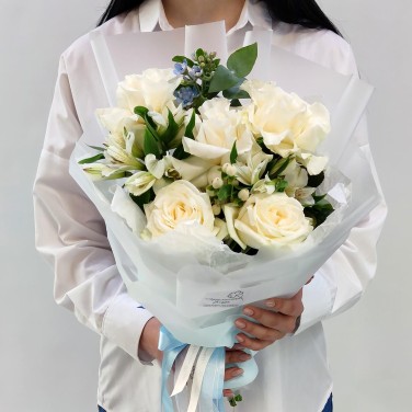 Нежность белого ангела компактный букет