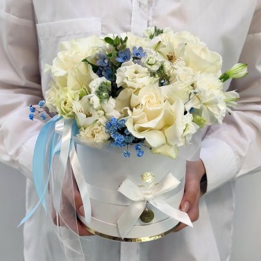 Белая дымка туманная коробка с цветами