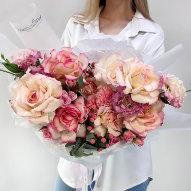 Бархатное прикосновение букет французских роз