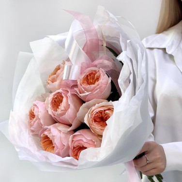 Персиковая нежность моно-букет пионовидных роз