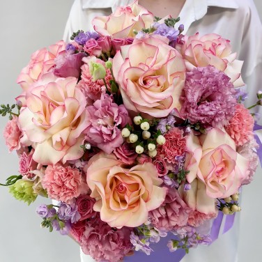 Бархат восторга коробка с французскими розами