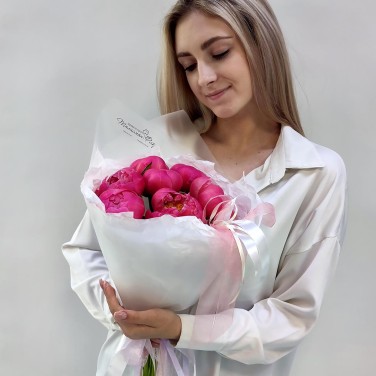 Шарм коралловый букет пионов