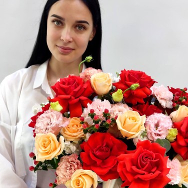 Огонь встречи цветы в красной коробке