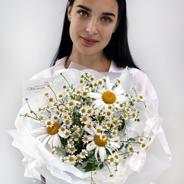 Чудеса летние букет ромашек в упаковке
