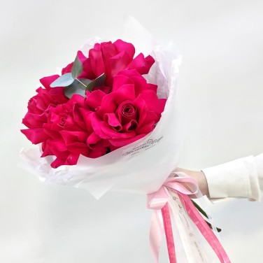 Вишня в пудре букет французских роз