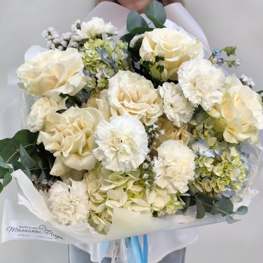 Нега белая букет французских роз и гортензий