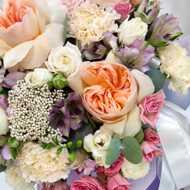 Пьяцетта шикарная коробка с цветами